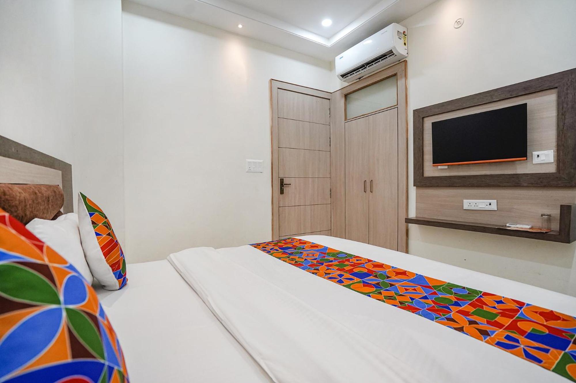 Fabhotel Shri Giriraj Ji Dham Hotel Vrindavan