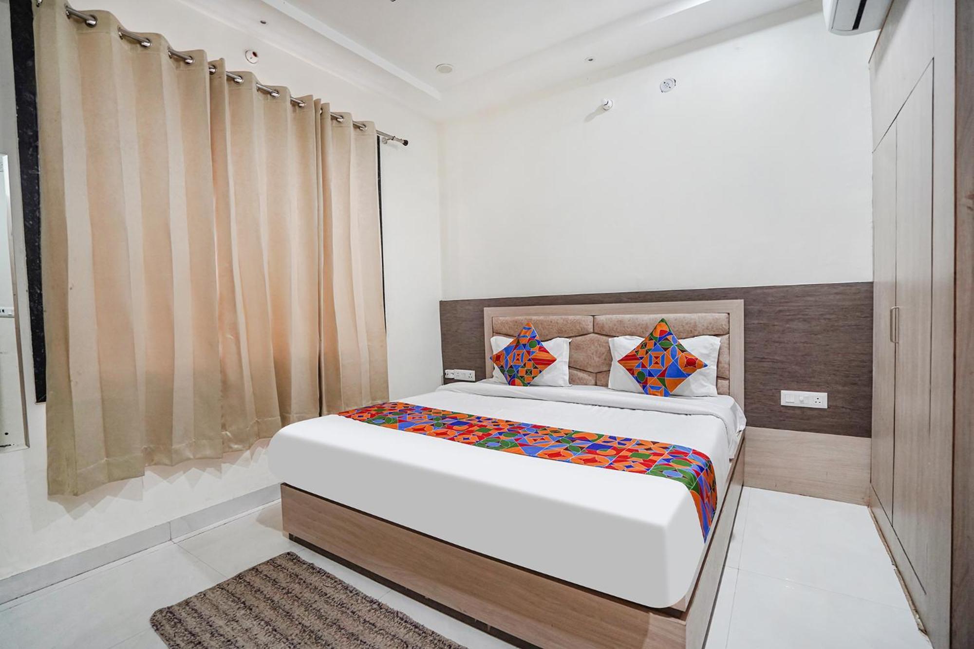Fabhotel Shri Giriraj Ji Dham Hotel 3*