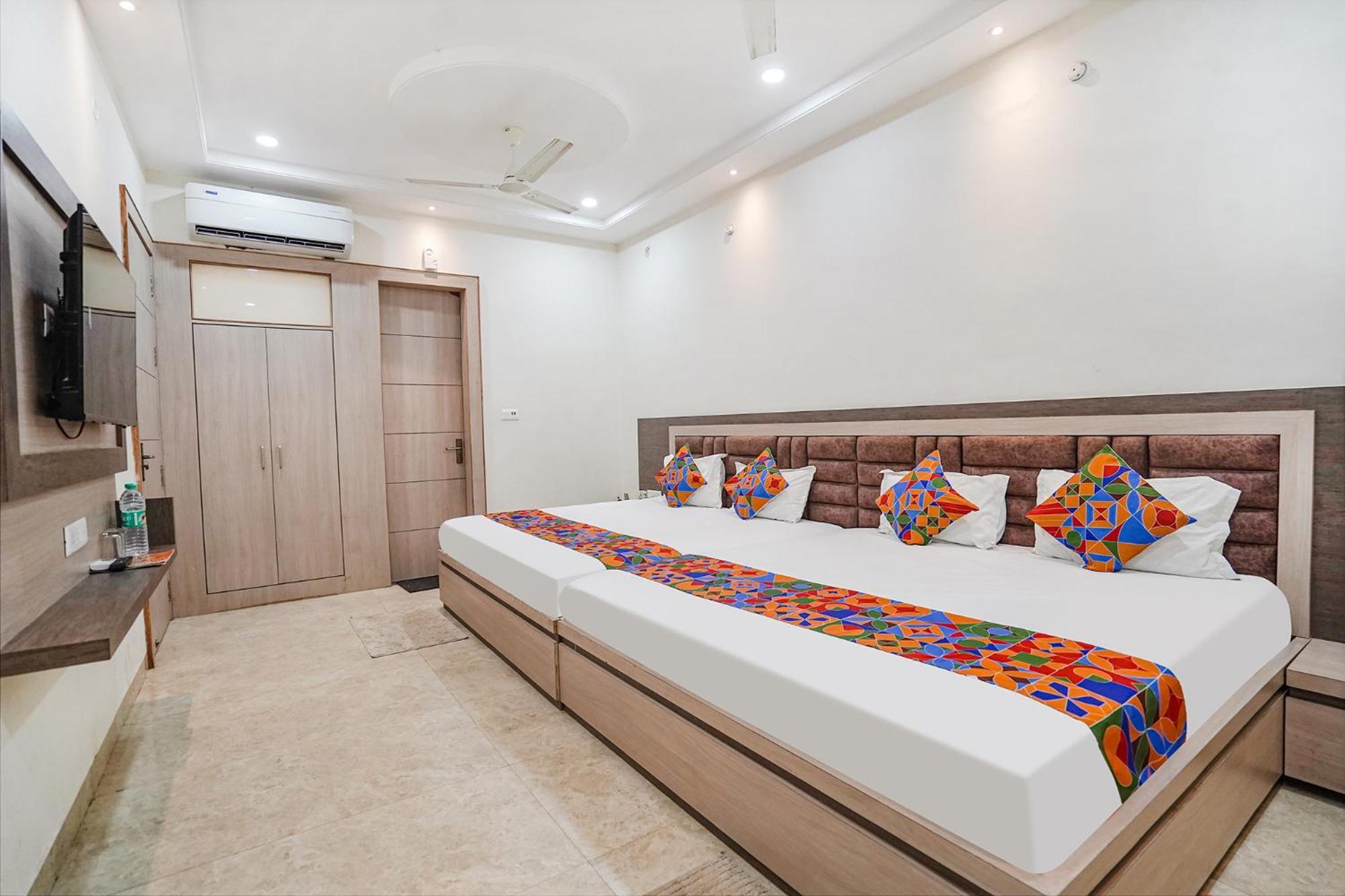 Hotel Fabhotel Shri Giriraj Ji Dham